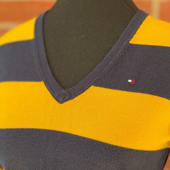 Tommy Hilfiger V-Neck Stripe Sweater (XS) - Picture 4 of 11